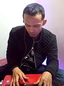 Snapshot of DeivisDeejay chatting on March 12, 2026, 5:46 am DeivisDeejay online show from March 12, 2026, 5:46 am