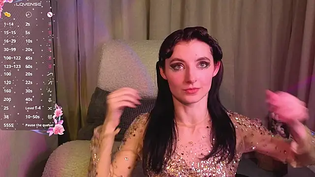 NicoleLuxe online show from April 16, 2026, 9:26 pm