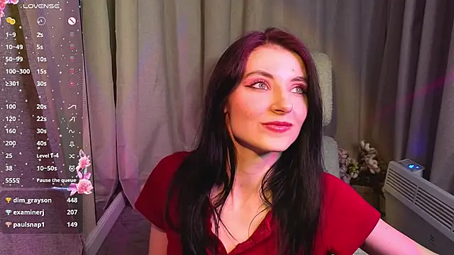 NicoleLuxe online show from April 20, 2026, 5:37 pm