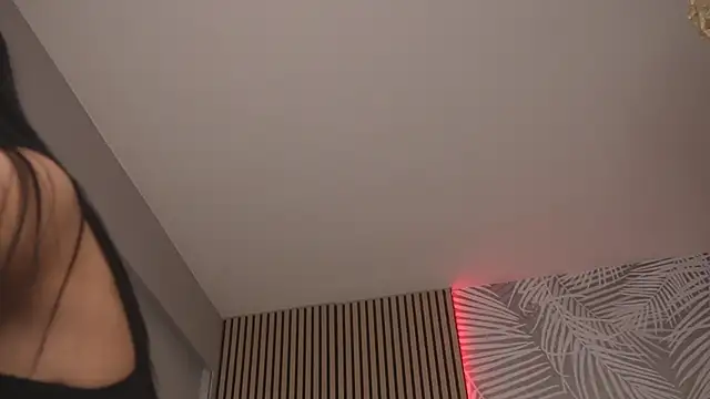 KimmBlaze online show from April 21, 2026, 2:51 am