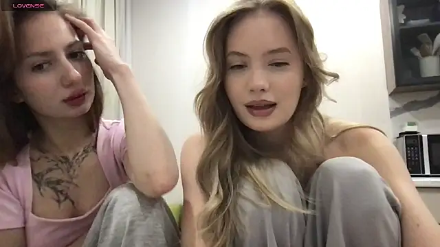 Snapshot of lola_boo chatting on March 8, 2026, 11:19 pm lola boo online show from March 8, 2026, 11:19 pm