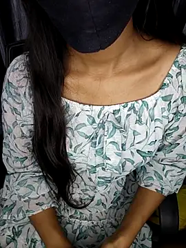 Snapshot of Hey_Mira chatting on February 1, 2026, 6:06 pm Hey Mira online show from February 1, 2026, 6:06 pm