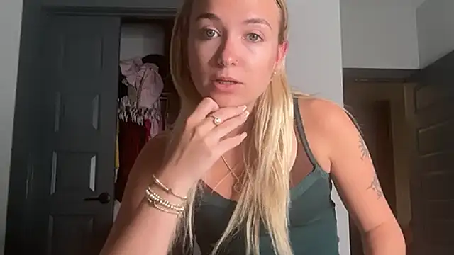 Snapshot of kelseyblu chatting on May 7, 2026, 12:16 am kelseyblu online show from May 7, 2026, 12:16 am