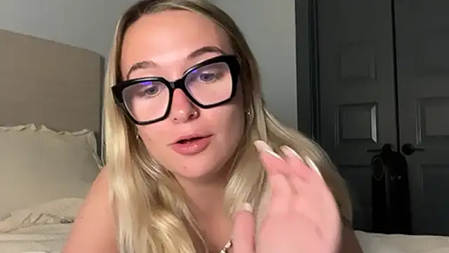 Snapshot of kelseyblu chatting on May 29, 2026, 11:03 pm kelseyblu online show from May 29, 2026, 11:03 pm