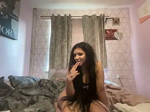 RavenNoirr online show from April 4, 2026, 5:10 pm