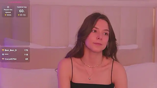 AlisseMoore online show from April 23, 2026, 12:29 pm