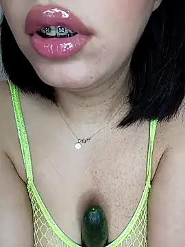 kamilia sexyy online show from April 20, 2026, 12:30 pm