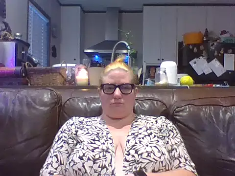 Dixie Lady1986 online show from June 9, 2026, 12:06 pm