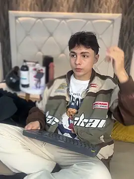 Samu Hott online show from March 28, 2026, 8:41 pm