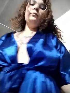 Ambrcrazzy6 online show from April 27, 2026, 10:52 pm