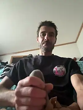 Snapshot of tommattsonn chatting on June 25, 2026, 8:46 pm tommattsonn online show from June 25, 2026, 8:46 pm