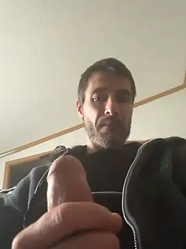 Snapshot of tommattsonn chatting on June 26, 2026, 7:29 pm tommattsonn online show from June 26, 2026, 7:29 pm