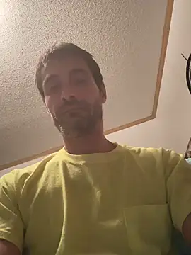 Snapshot of tommattsonn chatting on July 1, 2026, 2:57 am tommattsonn online show from July 1, 2026, 2:57 am