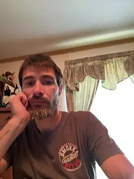 Snapshot of tommattsonn chatting on July 22, 2026, 5:16 pm tommattsonn online show from July 22, 2026, 5:16 pm