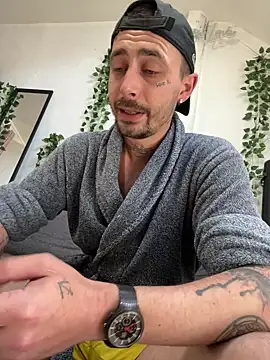 Piratee666 online show from April 23, 2026, 7:41 am