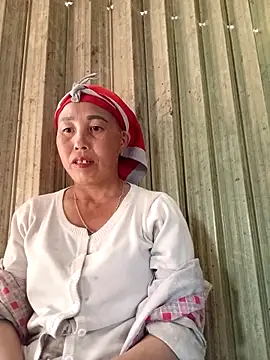 lena-cute online show from April 11, 2026, 9:57 am