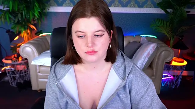 KristiFoxy online show from April 20, 2026, 12:30 pm