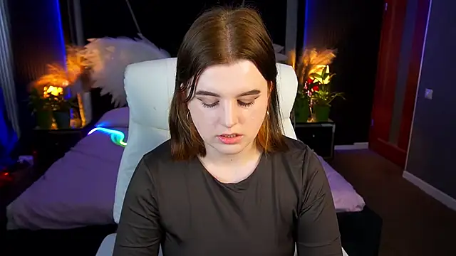 KristiFoxy online show from May 27, 2026, 12:46 pm