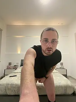 ItalianAlex online show from February 10, 2026, 4:33 pm