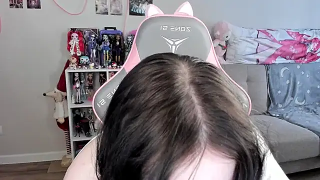 MollysLand online show from April 23, 2026, 9:19 am