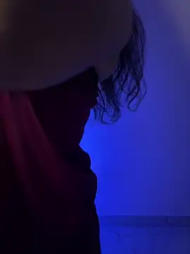 Hot Bhavi  online show from April 23, 2026, 7:16 pm