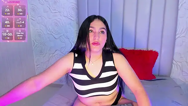 Lya dubois  online show from April 24, 2026, 8:44 pm