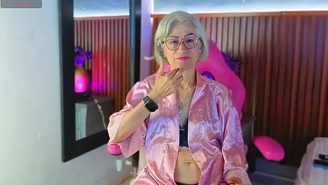 miss monserrate01 online show from April 22, 2026, 1:56 pm