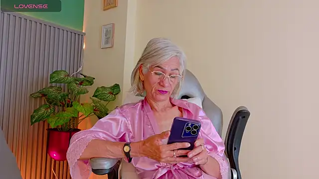 miss monserrate01 online show from July 21, 2026, 2:08 pm