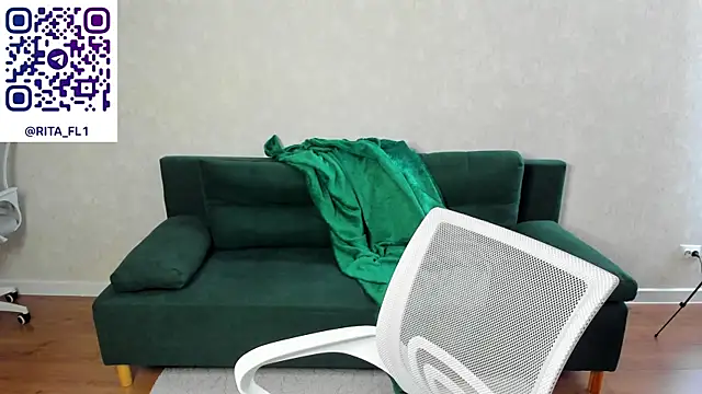 Rita Flux online show from April 21, 2026, 2:51 am