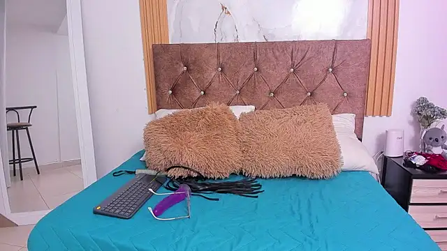 Candyfox2606 online show from February 8, 2026, 11:02 am