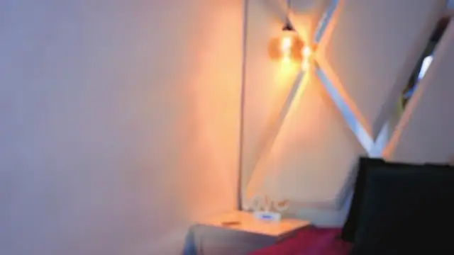 MeelFox online show from April 17, 2026, 1:03 pm