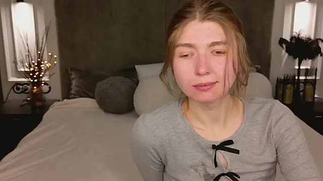 Bubble Chloe online show from April 22, 2026, 2:18 pm