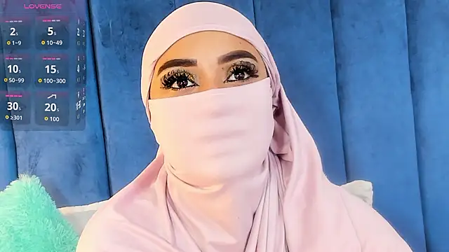 fatimarab   online show from March 10, 2026, 4:06 am