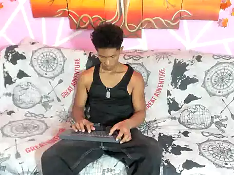 Yoel hot2004 online show from February 5, 2026, 5:28 pm