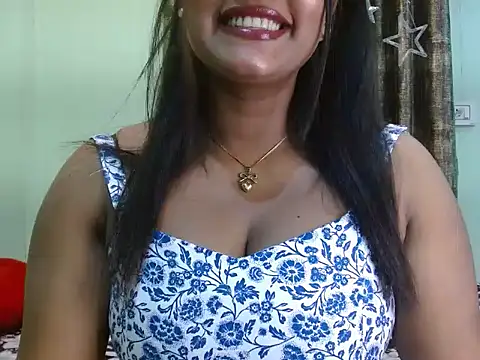 LIZNA 0 online show from April 17, 2026, 6:44 pm