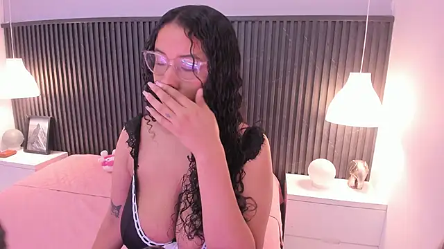 Lena Ricci online show from April 7, 2026, 2:45 am