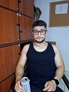 valenssio moretti online show from March 28, 2026, 2:22 am