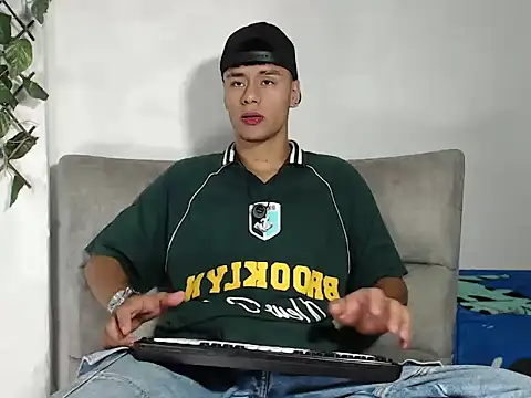 Snapshot of cooper_shiro chatting on July 25, 2026, 3:26 am cooper shiro online show from July 25, 2026, 3:26 am