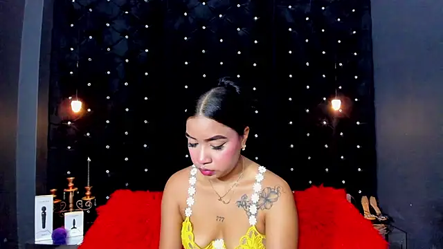 MiaWolton online show from April 20, 2026, 7:15 pm