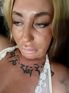 MiaMooly online show from September 8, 2025, 5:01 pm