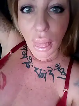 MiaMooly online show from March 6, 2026, 12:34 pm