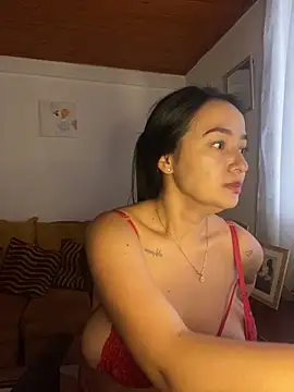 JulietaRiios online show from April 16, 2026, 9:39 pm