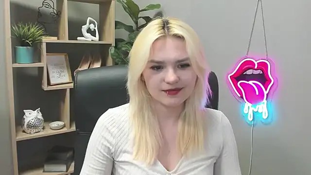 SweetLilyxo online show from April 14, 2026, 6:30 am