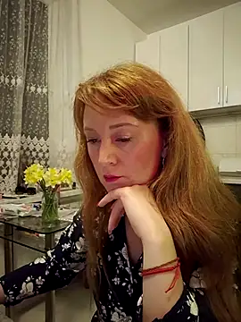 LanaBananaa  online show from April 1, 2026, 8:39 pm