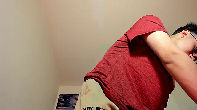 Adonibaskerville4 online show from April 20, 2026, 2:31 pm