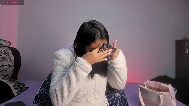 Snapshot of Sharlottee__ chatting on February 22, 2026, 8:57 am Sharlottee online show from February 22, 2026, 8:57 am