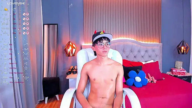 Noa 03 online show from April 18, 2026, 7:07 pm