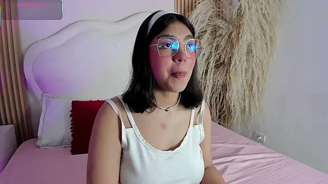 rebeca taylor online show from March 3, 2026, 3:23 am