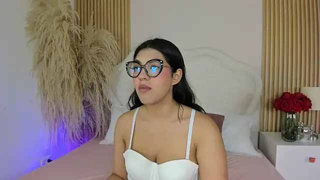 rebeca taylor online show from April 9, 2026, 3:17 am