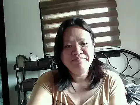 yummychubby29 online show from February 8, 2026, 4:05 am